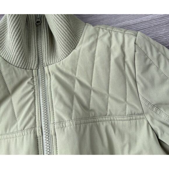 CAbi Ski Lift Puffer Jacket Size M Belted Full Zip Green Quilted #4300 - Picture 3 of 7